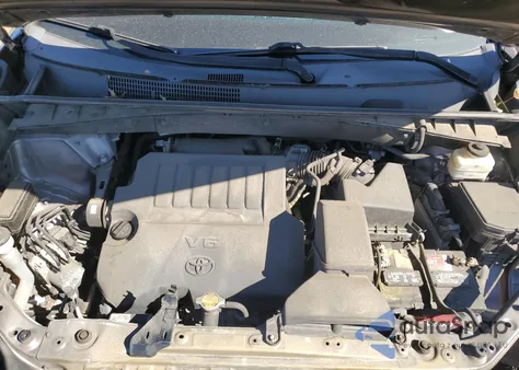 2015 Toyota Highlander Le z USA, uszkodzony, nr VIN 5TDBKRFH0FS172491